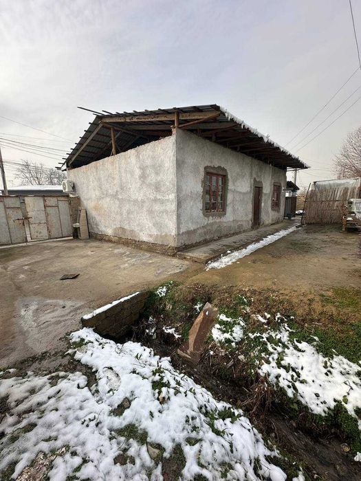 Яшаш учун шароити бор булган тайёр бизнес сотилади. 2 та хона уйи бор.