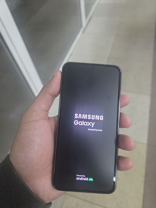 Samsung  S22.Память 256гб.