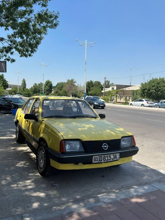 Продаю свою      OPEL ASKONA