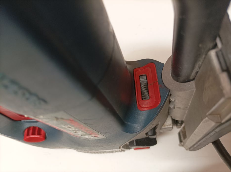 BOSCH GST - 135 BCE прободен трион