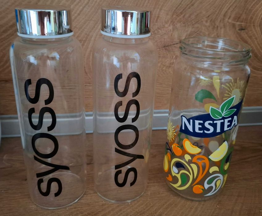 Лот от 2 бр. нови стъклени бутилки и чаша