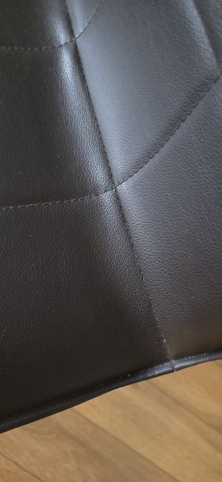 Кожени трапезни столове