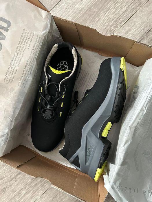 Pantofi uvex mărimea 41 2 perechi 700 lei