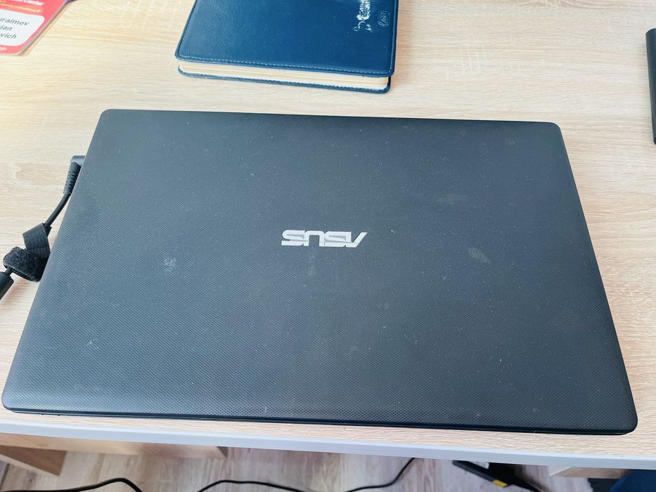 Ноутбук Asus в хорошем состоянии