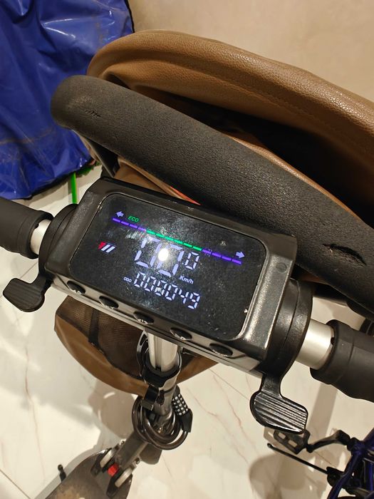 Электро самокат kugoo gt s3 pro ,в идеале пробег 40 км , вообще не исп