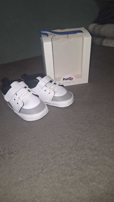 Бебешки буйки Funny Baby - Premium, размер 18, 8-12 м, кецове, бели