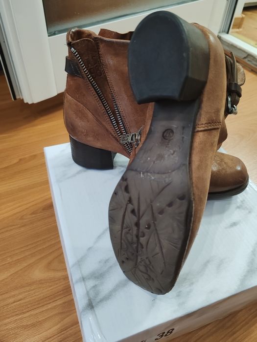 Ghete piele mărime 37