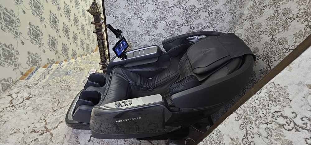 Массажный кресло Powergym G7 сатылады. 12 түрли массажы бар.