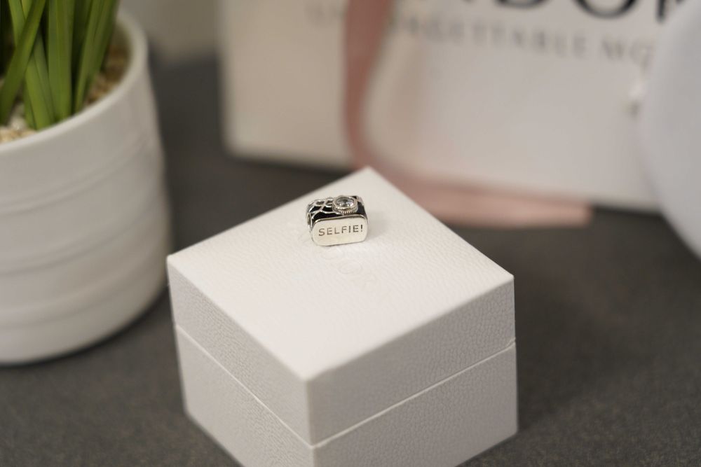 Талисман Пандора - Marvel x Pandora SELFIE!