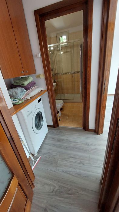 Închiriez apartament 2 camere etajul 3