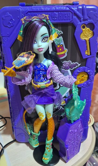 Джина оазис Monster high