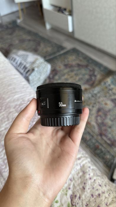 50mm обектив Canon