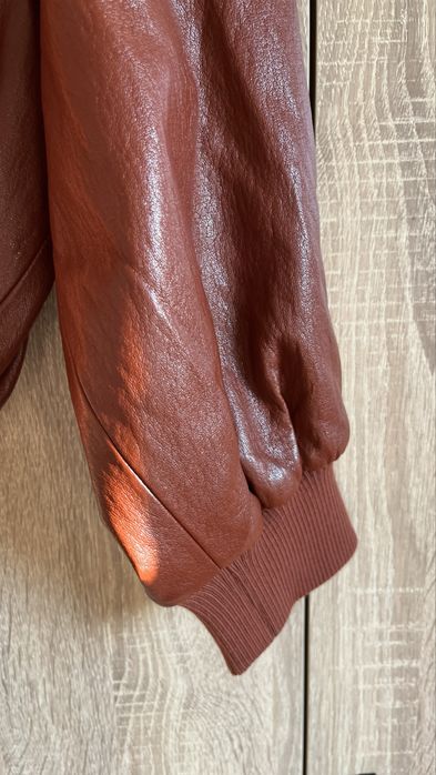 Продавам ZARA бомбър яке от изкуствена кожа с подплънки