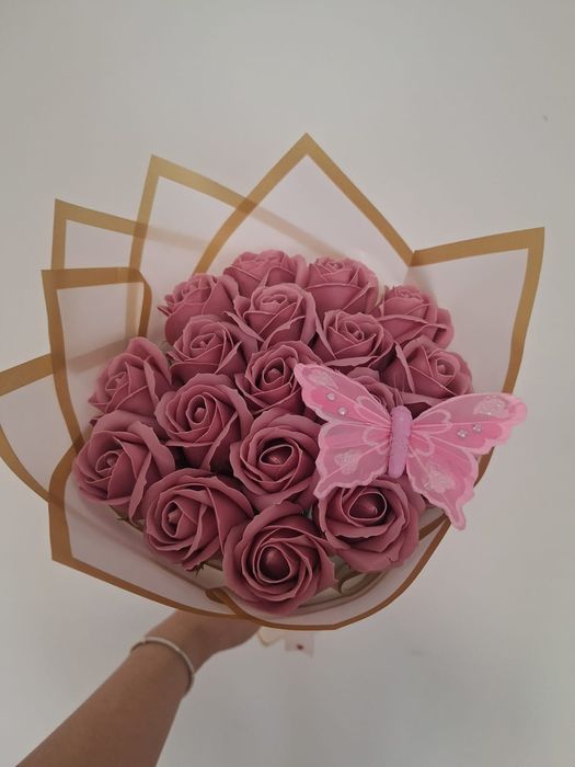 Buchet de flori (19 trandafiri din săpun)