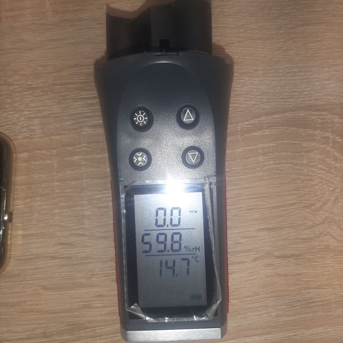 Ветромер,Влагомер,термометър.