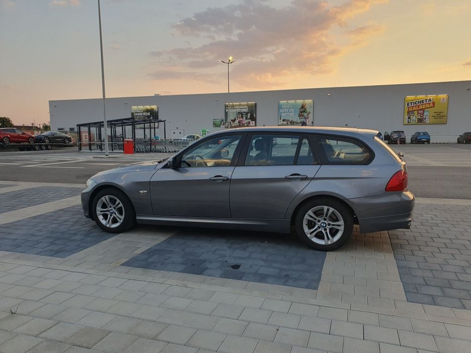Vand BMW 320D , cutie automata ,an 2010 , 260 000km diesel, 184 hp