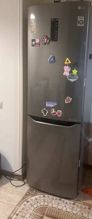 Продам Холодилник LG