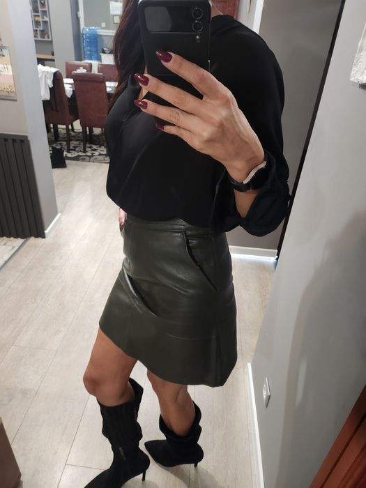 Кожена пола,в зелена цвят