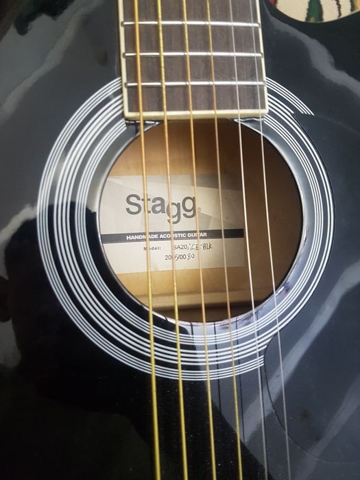 Срочно продается Гитара в отличном состоянии