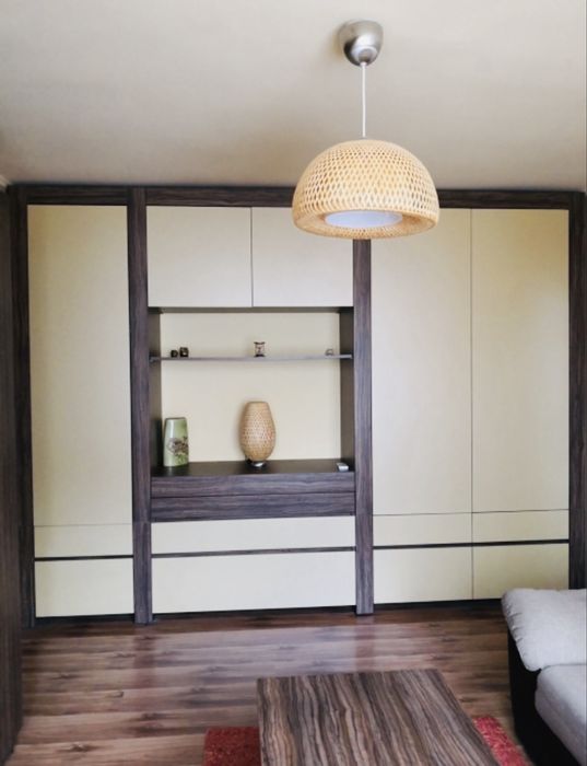 Închiriez apartamet cu 2 camere