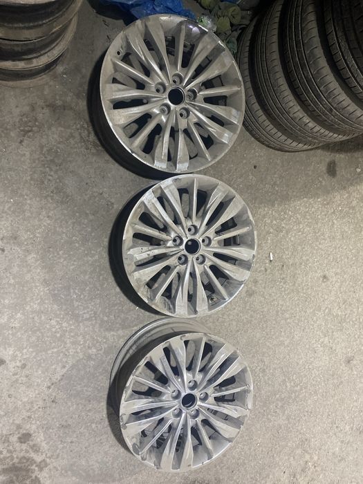 Продам диски 3 шт на 18.