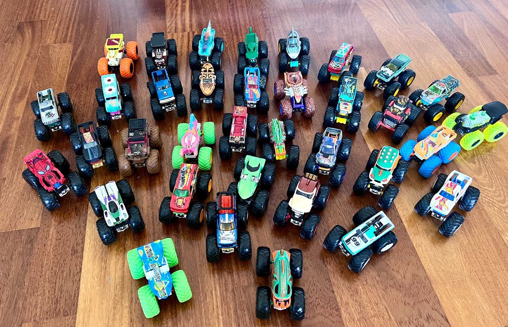 Colectie Monster Truck Hot Wheels - 35 bucati