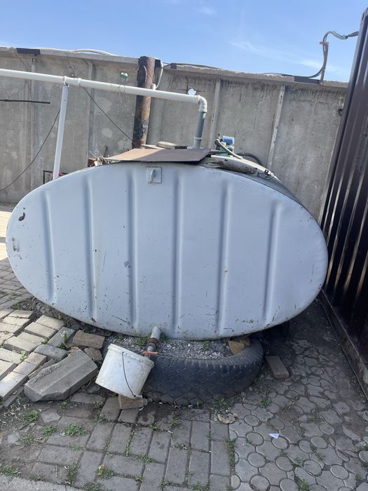 Продам  емкость от бензовоза
