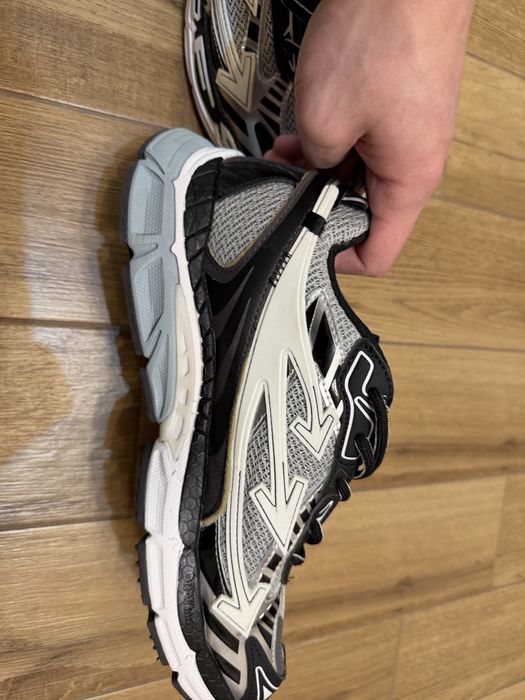 Off-White Be right back