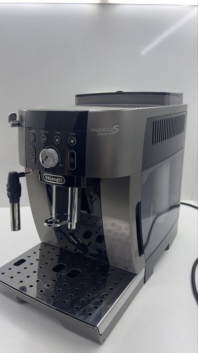 Кофемашина Delonghi Magnifica S smart