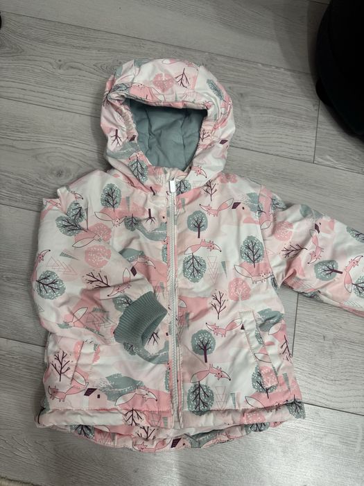 Продам детскую куртку для девочки