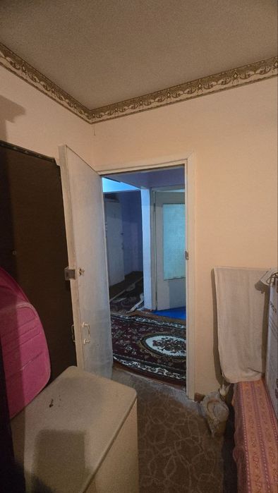 Продаю, квартиру 4-х комнатную 72 метр квадратных, ремонт средний,.