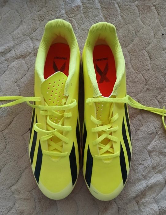 Ghete de fotbal pentru iarba