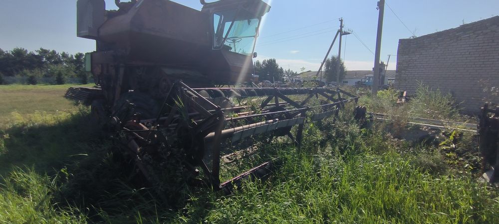 Продам комбайн Нива