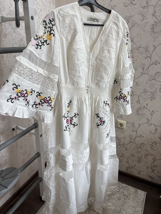 Продам женское Платье