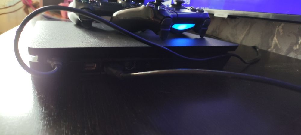 Продам playstation 4