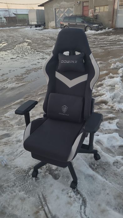 Vand scaune de birou de gaiming cu vibratii in perna si suport