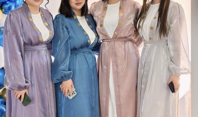 Абайка сатылада.4 шт. 44-46-48 келе береді