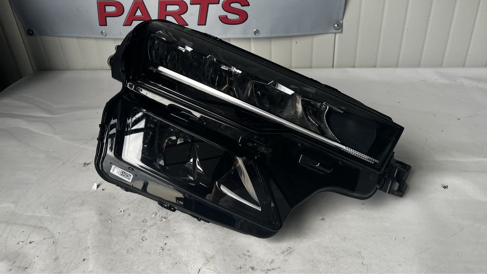 2 броя десен фар Skoda Karoq Facelift 2017-