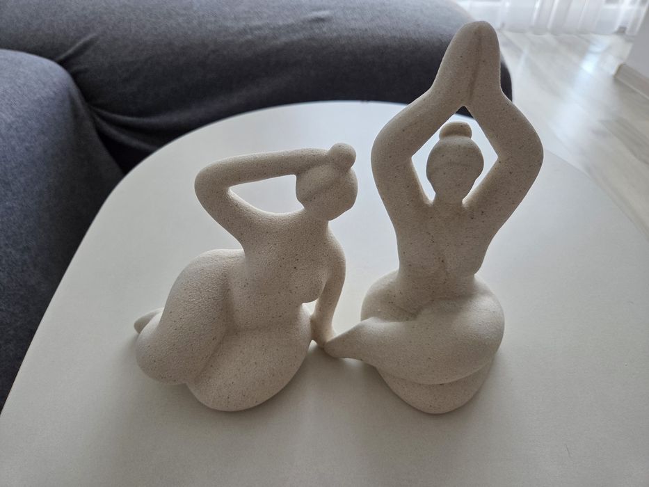 Vand carti, statuete si tablou