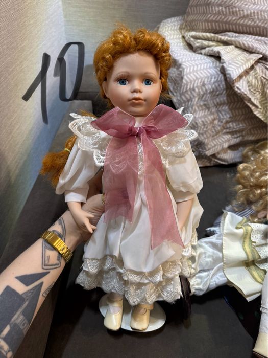 Продам кукол фарфор