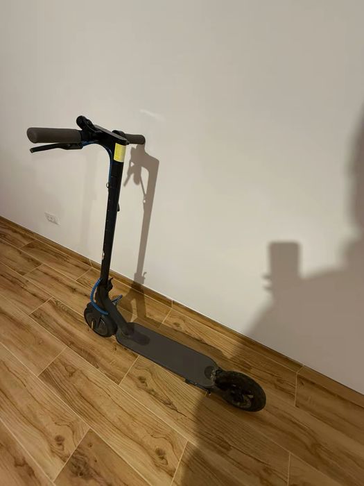 Vând trotinte electrică