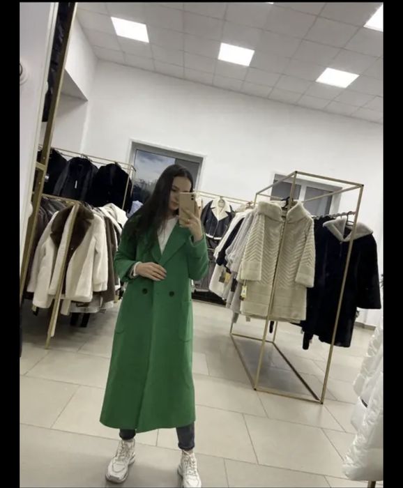 Продам пальто новое