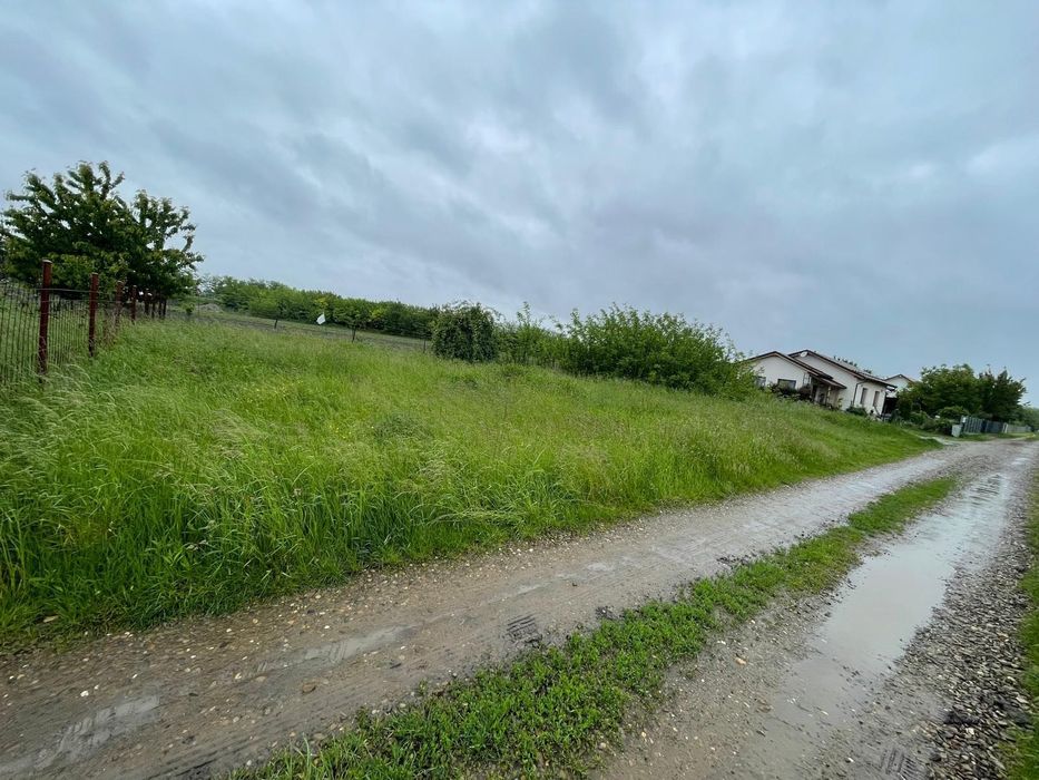 Teren Intravilan Catamaresti Deal 700 mp