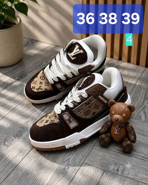 Adidasi dama Louis Vuitton