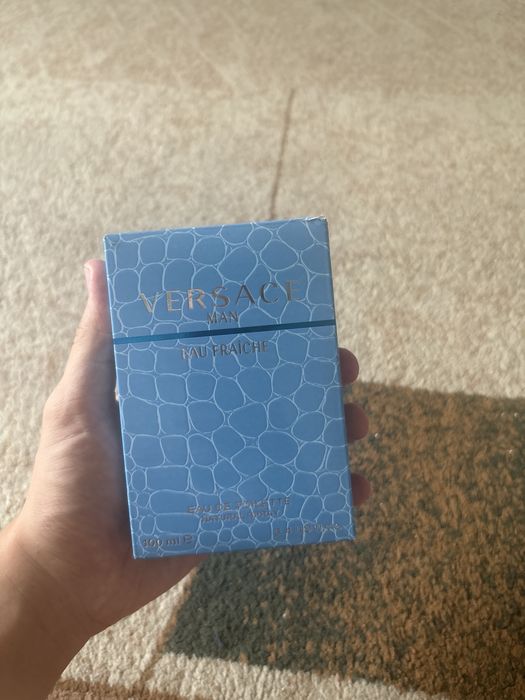 Парфюм versace eau fraiche