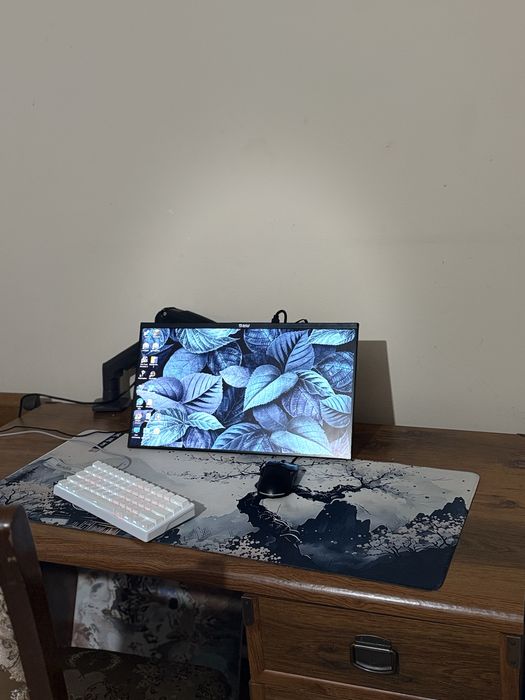 продаеться монитор комплект