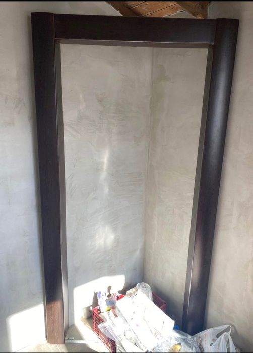 Нова външна блиндирана врата-2 бр.