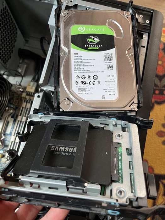 Lenovo C30 Xeon x2 CPU E5-2670 64 GB , HP Z420 Workstation E5-2680 64 GB,