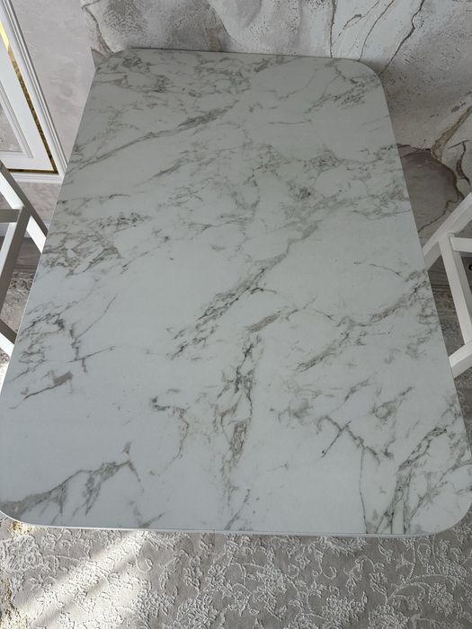 Продам столь и 2 стулья