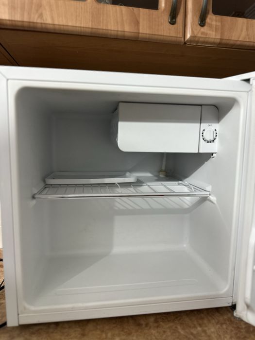 Мини холодильник Midea